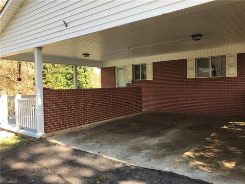 131 Spruce St, Elkin, NC 28621 photo 15