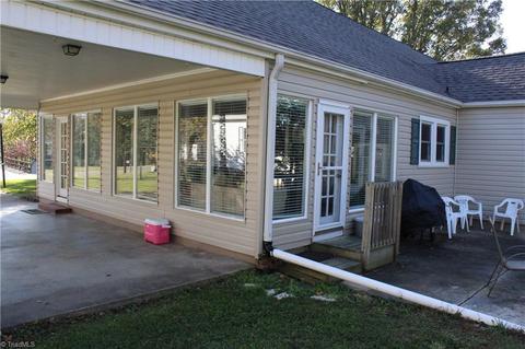 609 Dodson Mill Rd, Pilot Mountain, NC 27041 photo 5