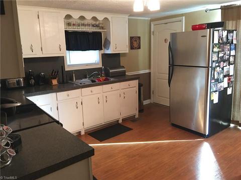 318 B R Hunt Rd, Lexington, NC 27295 photo 5