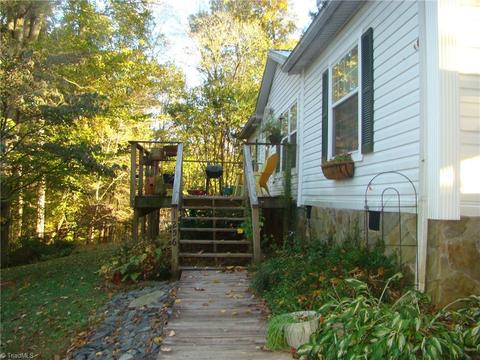 1256 Mock Rd, High Point, NC 27265 photo 2