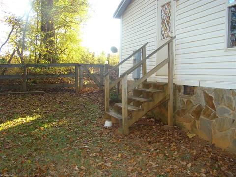 1256 Mock Rd, High Point, NC 27265 photo 3
