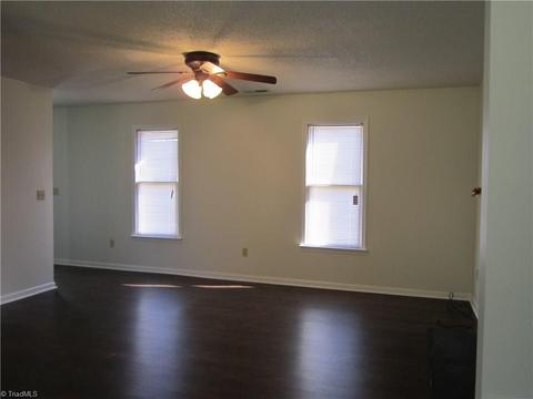105 Hanover Ct, King, NC 27021 photo 13