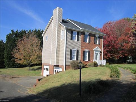105 Hanover Ct, King, NC 27021 photo 4