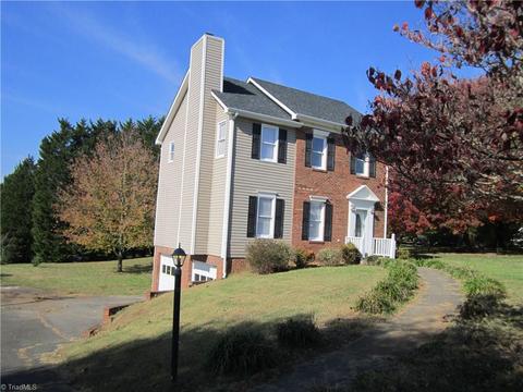 105 Hanover Ct, King, NC 27021 photo 3