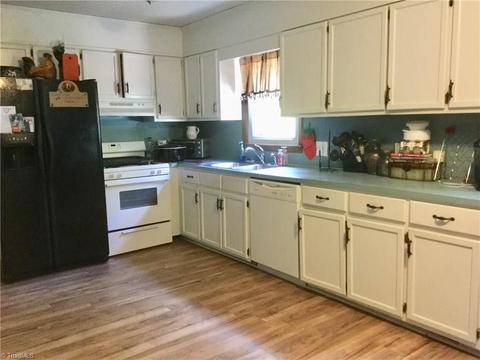4649 Pineview Dr, Trinity, NC 27370 photo 11