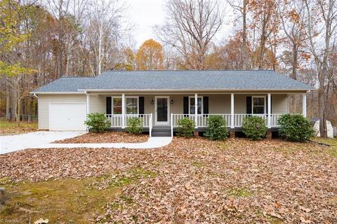 4416 Hunters Run, Trinity, NC 27370 photo 1