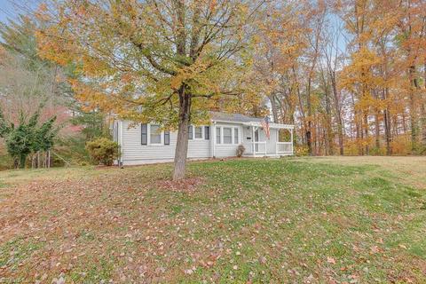 302 South St, Elkin, NC 28621 photo 25