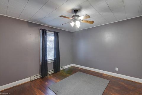 302 South St, Elkin, NC 28621 photo 19