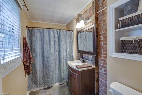 302 South St, Elkin, NC 28621 photo 15