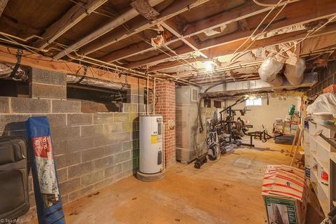 302 South St, Elkin, NC 28621 photo 20