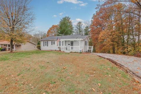 302 South St, Elkin, NC 28621 photo 27