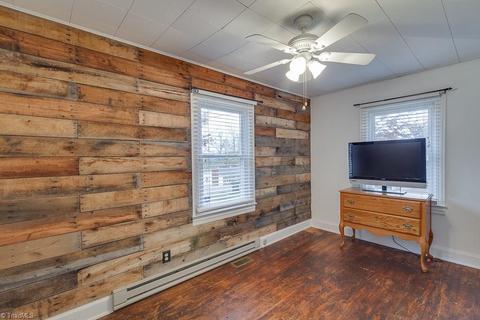 302 South St, Elkin, NC 28621 photo 17
