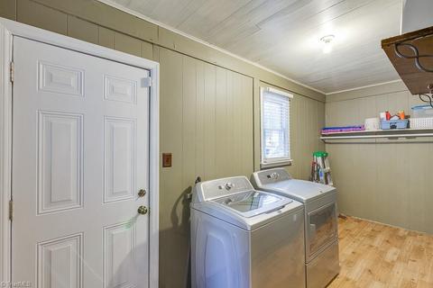 302 South St, Elkin, NC 28621 photo 7