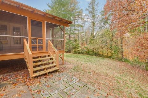 302 South St, Elkin, NC 28621 photo 22