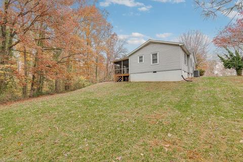 302 South St, Elkin, NC 28621 photo 24
