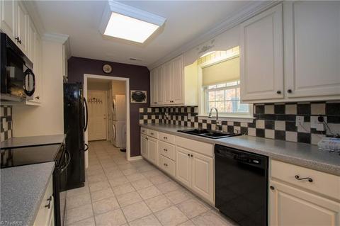 910 Carson Rd, Pilot Mountain, NC 27041 photo 12