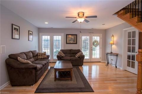 910 Carson Rd, Pilot Mountain, NC 27041 photo 10