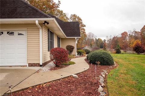 910 Carson Rd, Pilot Mountain, NC 27041 photo 6
