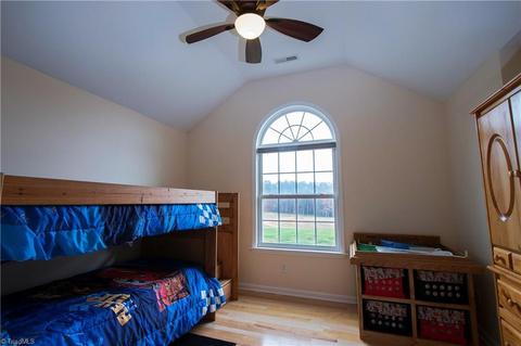 910 Carson Rd, Pilot Mountain, NC 27041 photo 23