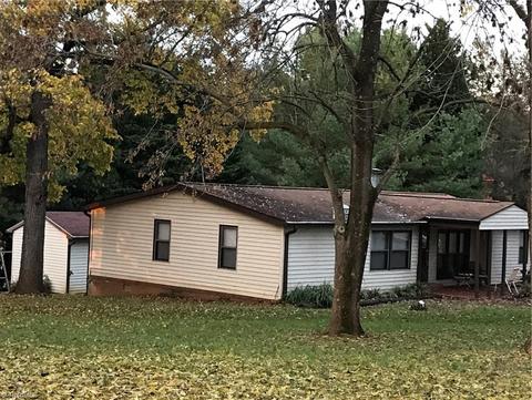 160 Charles Rd, King, NC 27021 photo 2