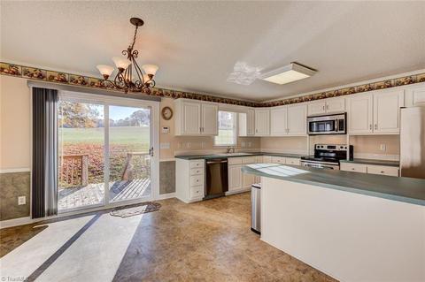 318 N Main St, King, NC 27021 photo 8