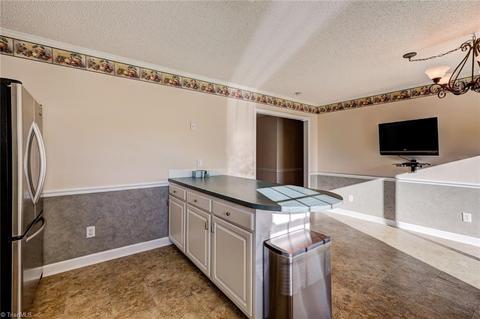 318 N Main St, King, NC 27021 photo 10