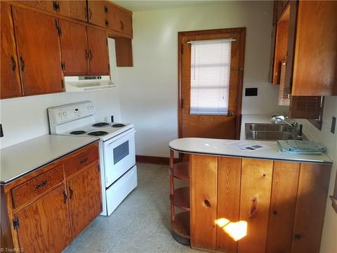 1200 Terrell Dr, High Point, NC 27262 photo 9