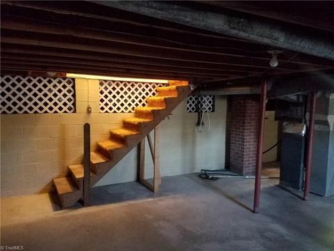 1200 Terrell Dr, High Point, NC 27262 photo 6