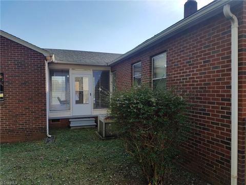 1200 Terrell Dr, High Point, NC 27262 photo 4