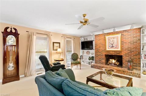 1900 Lazy Ln, High Point, NC 27265 photo 4