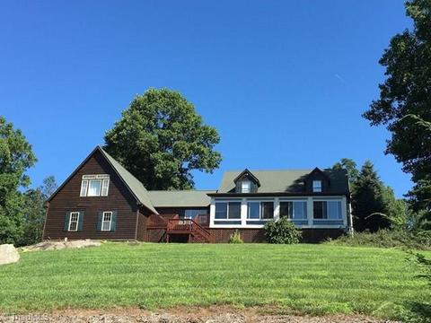 752 Thunder Hill Rd, Fancy Gap, VA 24328 photo 1