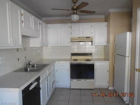 3009 Windchase Ct, High Point, NC 27265 photo 4