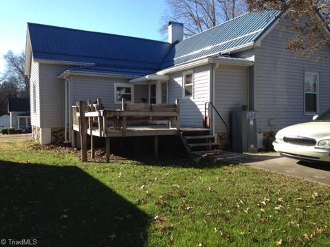 131 Main St, Cooleemee, NC 27014 photo 2