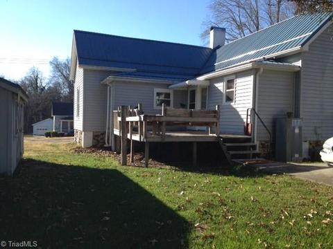 131 Main St, Cooleemee, NC 27014 photo 3