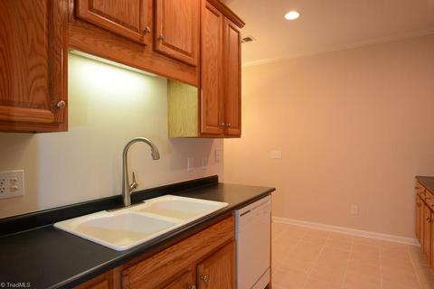 446 Northbridge Dr, High Point, NC 27265 photo 6