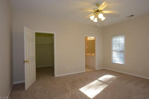 446 Northbridge Dr, High Point, NC 27265 photo 10