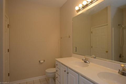 446 Northbridge Dr, High Point, NC 27265 photo 13