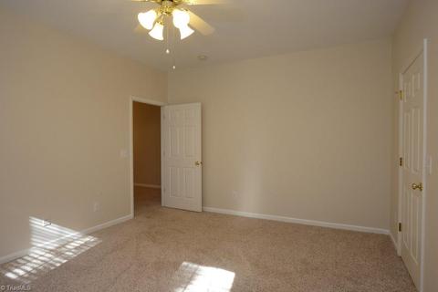 446 Northbridge Dr, High Point, NC 27265 photo 14