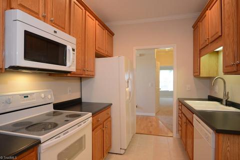 446 Northbridge Dr, High Point, NC 27265 photo 4