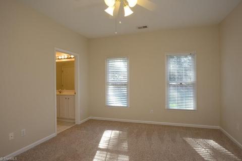 446 Northbridge Dr, High Point, NC 27265 photo 11