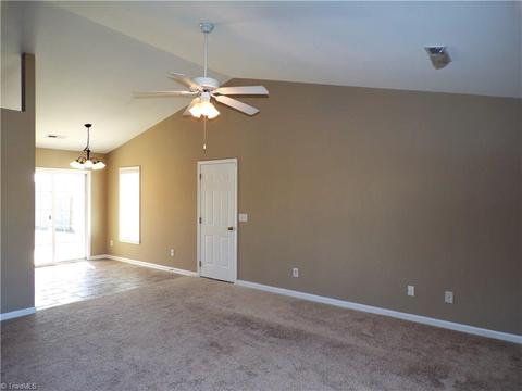 1101 Wesson Ct, High Point, NC 27265 photo 4
