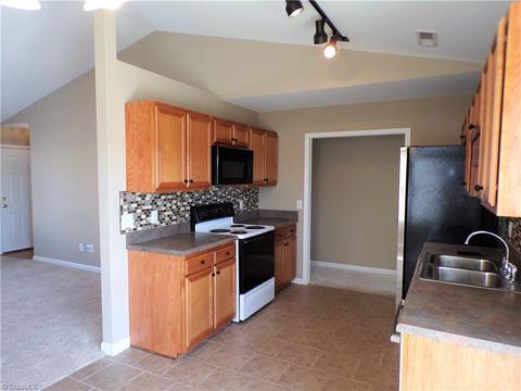 1101 Wesson Ct, High Point, NC 27265 photo 10