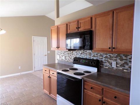 1101 Wesson Ct, High Point, NC 27265 photo 13