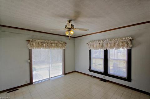 530 Gresham St, Eden, NC 27288 photo 7