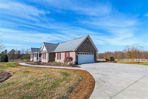 8315 Dennis Rd, Germanton, NC 27019 photo 4