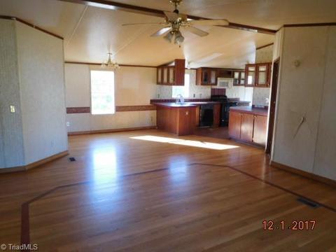 250 Ruby Ln, Lexington, NC 27295 photo 4