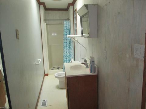 532 Gresham St, Eden, NC 27288 photo 9