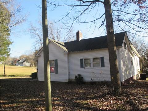 532 Gresham St, Eden, NC 27288 photo 6