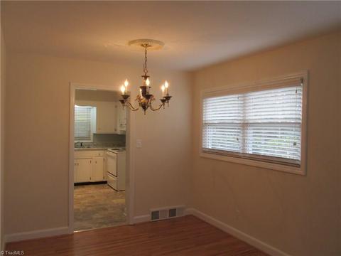 417 Rockspring Rd, High Point, NC 27265 photo 5