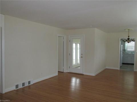 417 Rockspring Rd, High Point, NC 27265 photo 6